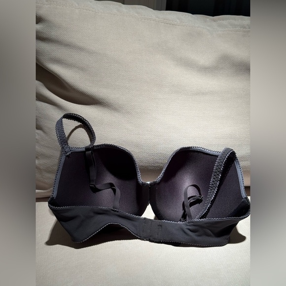 SKIMS Push-Up Bra with Rosette - Picture 4 of 6